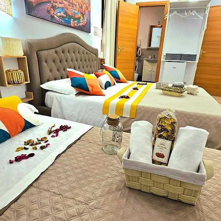A Casa Simpatia Roma - Free Parking If You Book 4 Nights Bed and Breakfast Eksteriør billede