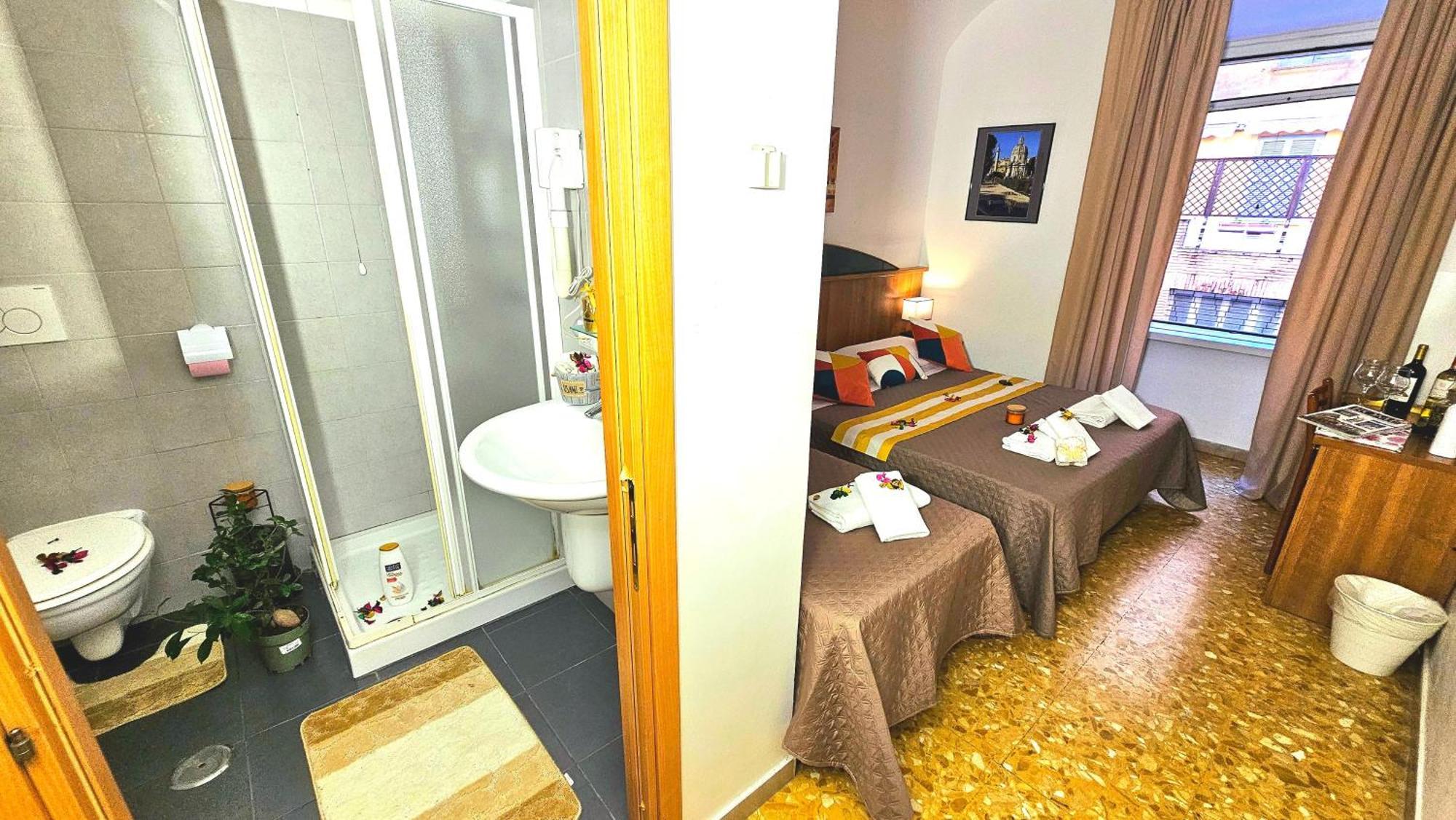 A Casa Simpatia Roma - Free Parking If You Book 4 Nights Bed and Breakfast Eksteriør billede
