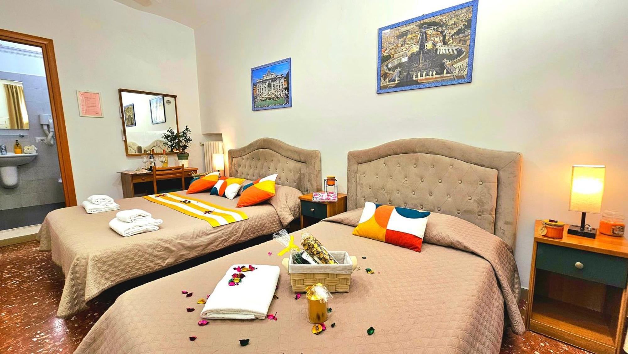 A Casa Simpatia Roma - Free Parking If You Book 4 Nights Bed and Breakfast Eksteriør billede