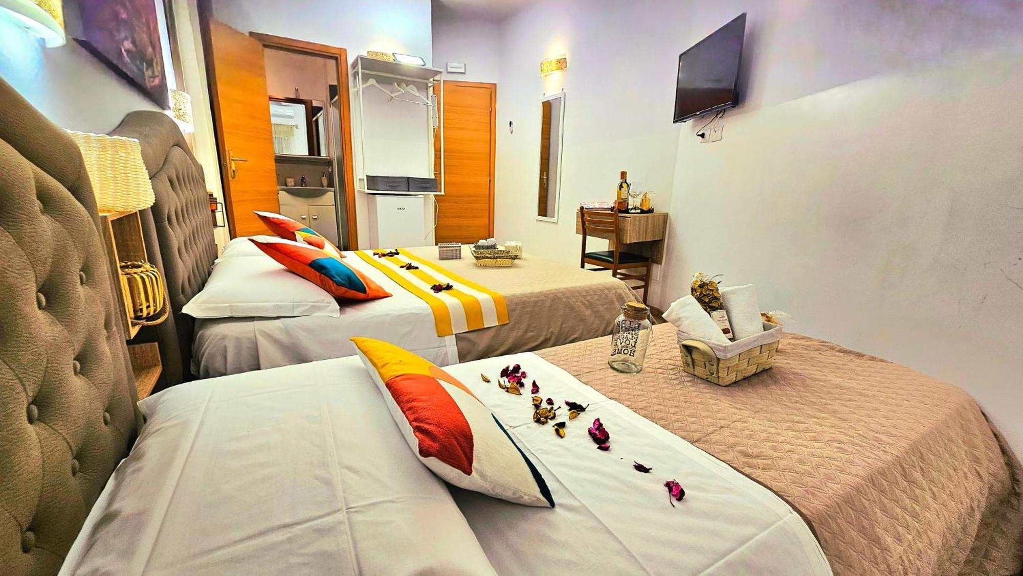 A Casa Simpatia Roma - Free Parking If You Book 4 Nights Bed and Breakfast Eksteriør billede